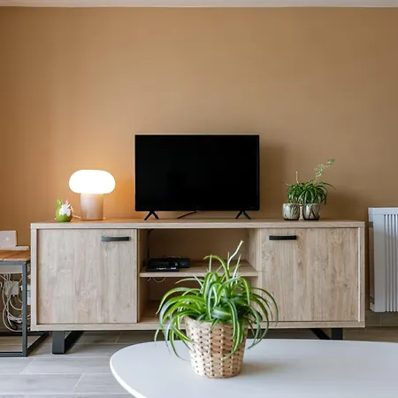 Lägenhet Cosy Beachfront With Great Sea View